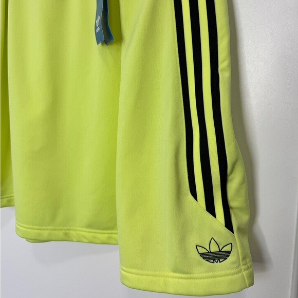 Adidas A-Line Skirt with Contrast Stripes Yellow - Picture 4 of 12